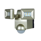 Projecteur de sécurité LED à détecteur de mouvement IQ America 700 lumens, alimenté par batterie, avec support en L